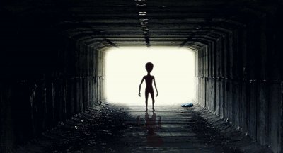 Alien-walking.jpg