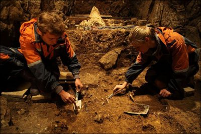 Excavations-Denisova-Cave.jpg