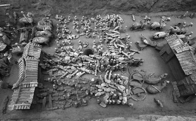 mini-terracota-army-chineese-pit.jpg