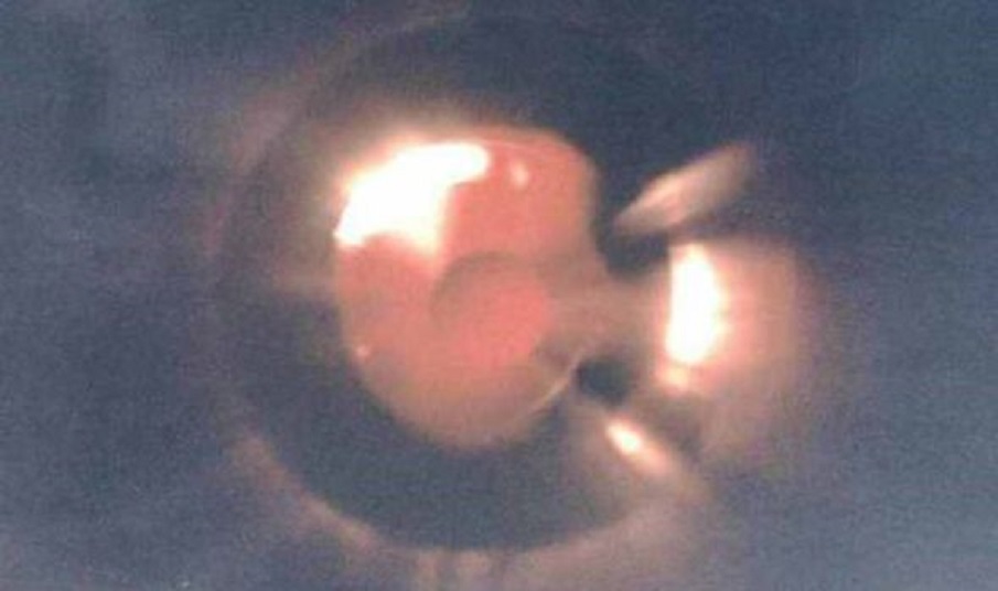Spodek létajícího talíře. Údajně jedna z nejlepších fotografií UFO všech dob.