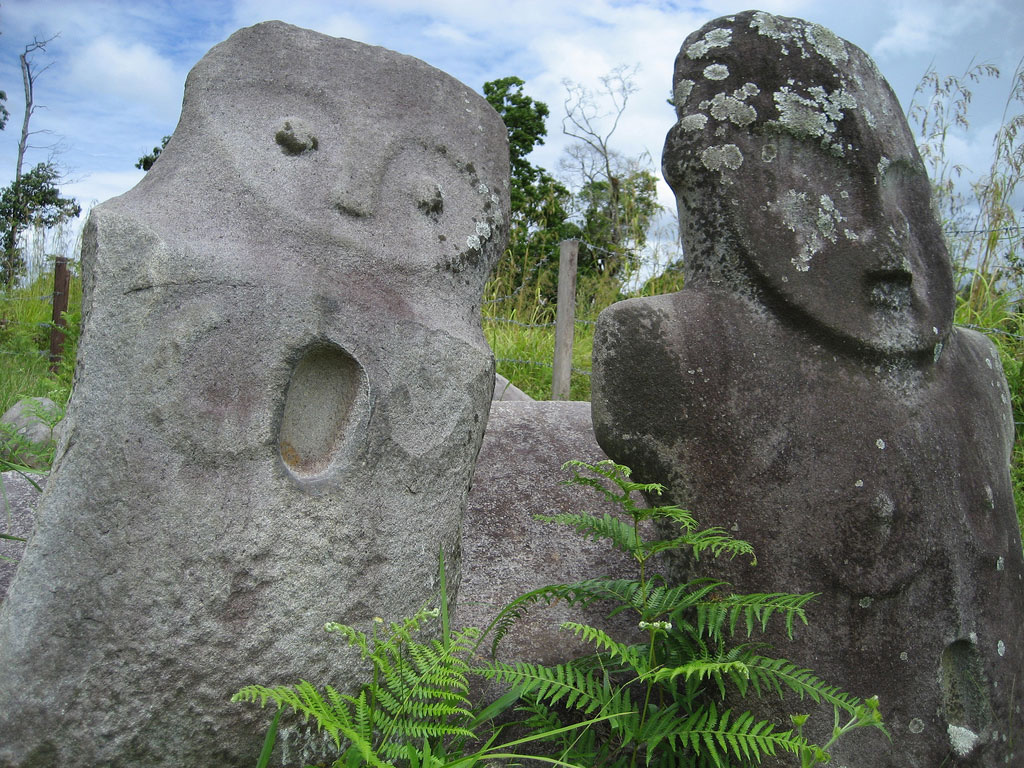 watu-statues-indonesia.jpg