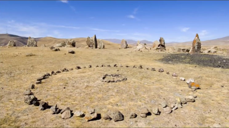 Kamenný kruh nacházející se ve středu Zotas Karer.