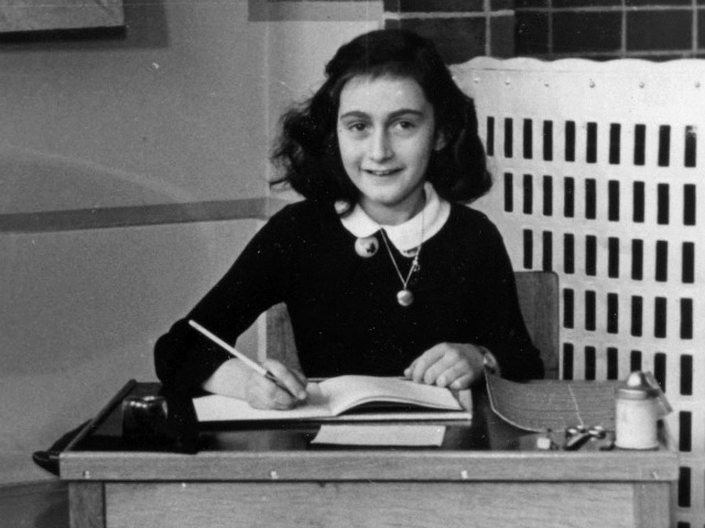 Školní fotografie Anny Frankové z roku 1940.